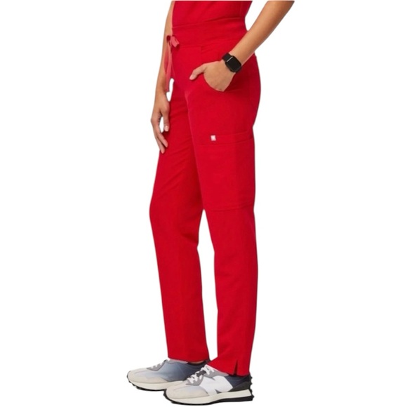 Figs ‘Yola’ Drawstring Elastic Waist Scrub Pants in Red Size XS - Picture 2 of 16